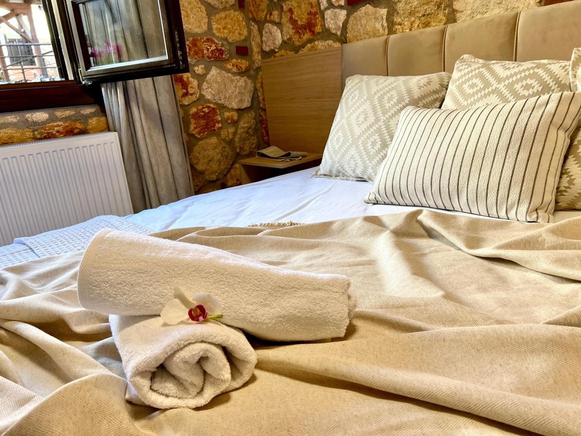 Boutique Stone House Guest House Psakoudia Ngoại thất bức ảnh