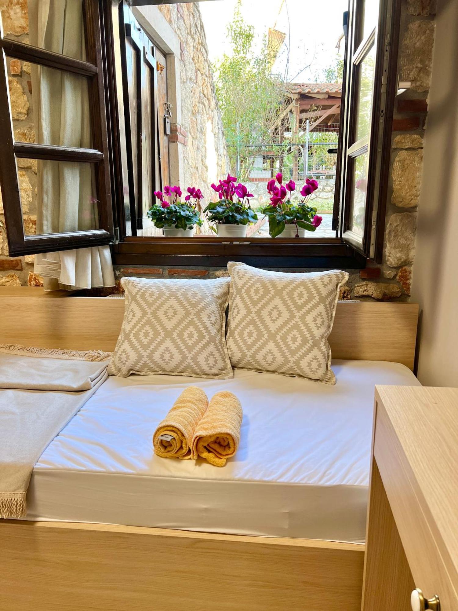 Boutique Stone House Guest House Psakoudia Ngoại thất bức ảnh