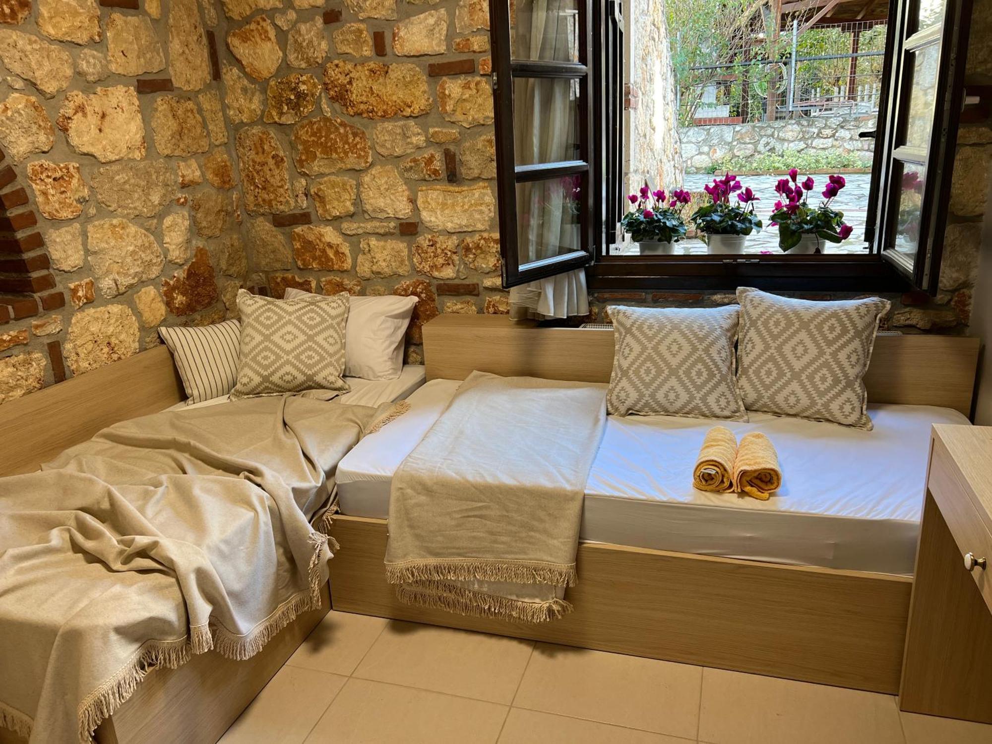 Boutique Stone House Guest House Psakoudia Ngoại thất bức ảnh
