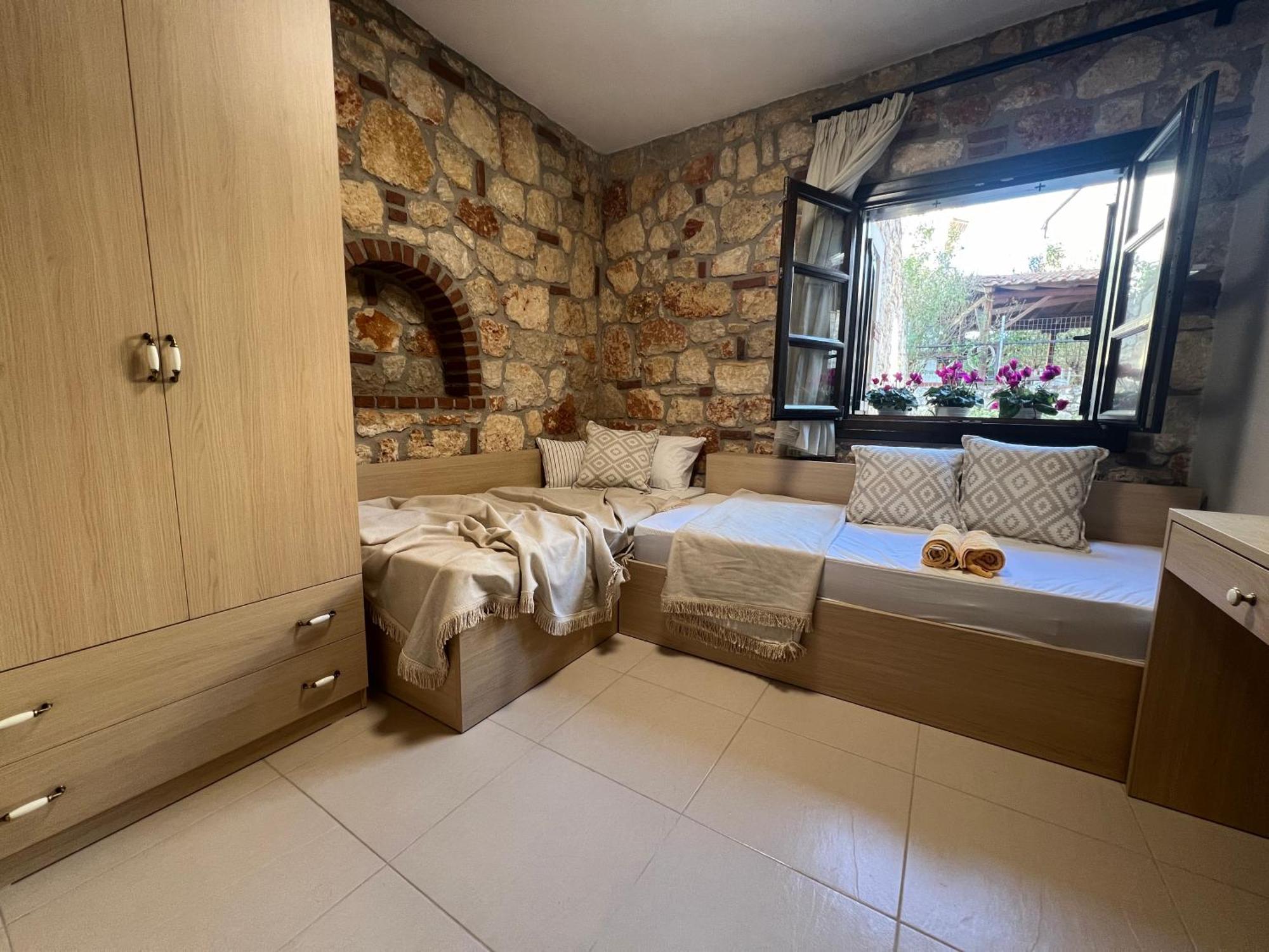 Boutique Stone House Guest House Psakoudia Ngoại thất bức ảnh