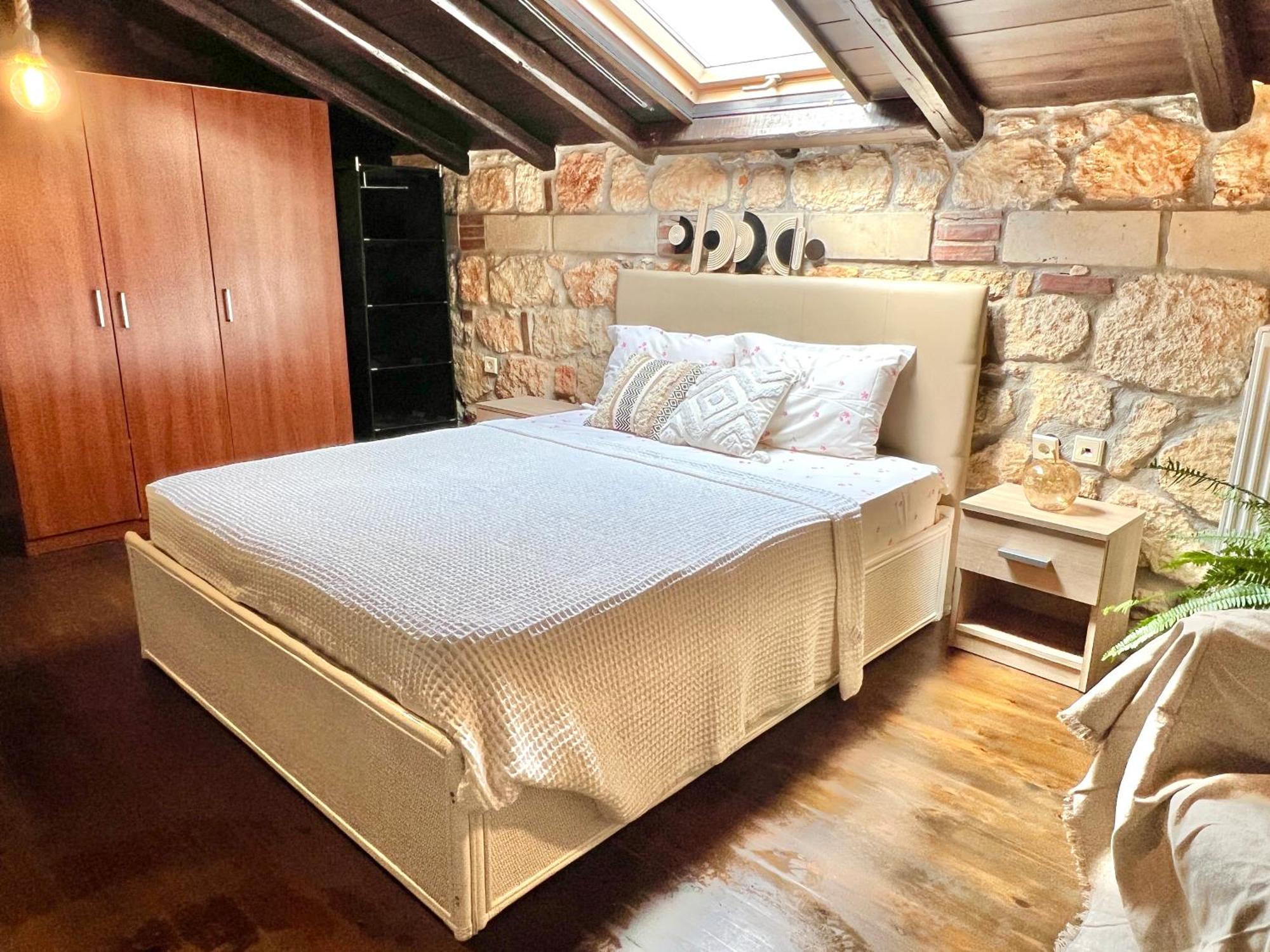 Boutique Stone House Guest House Psakoudia Ngoại thất bức ảnh